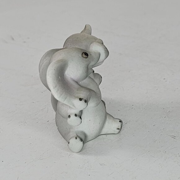 Vintage Freeman George Good Ceramic Kissing Elephant Couple Figurine Miniature - Picture 3 of 8